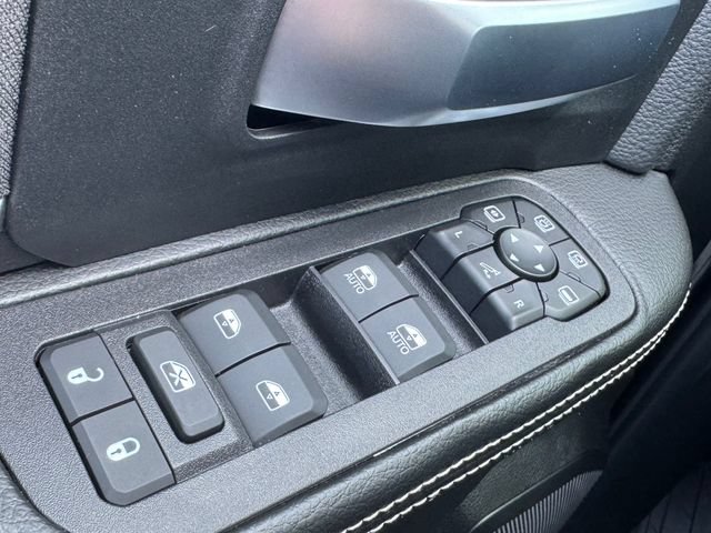 New 2026 RAM 3500 Big Horn AWD/4WD image 33