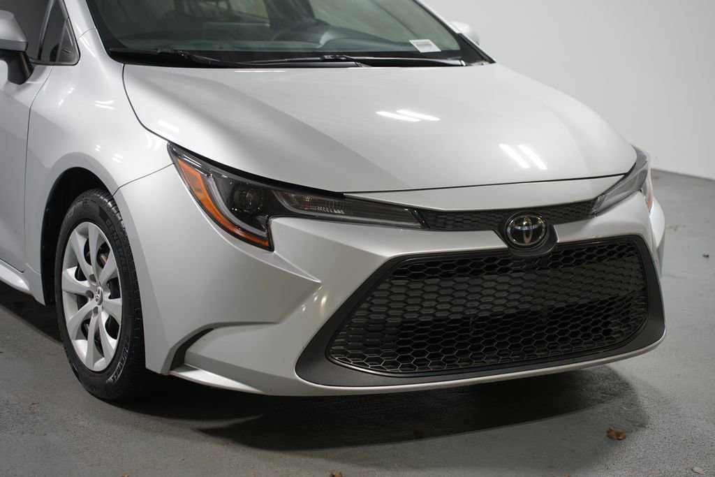Certified 2022 Toyota Corolla LE image 4