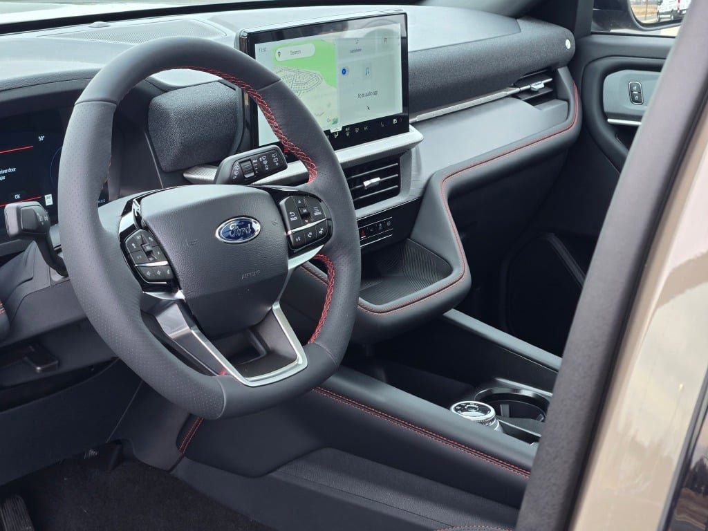 New 2026 Ford Explorer ST-Line w/ ST-Line Street Pack image 25