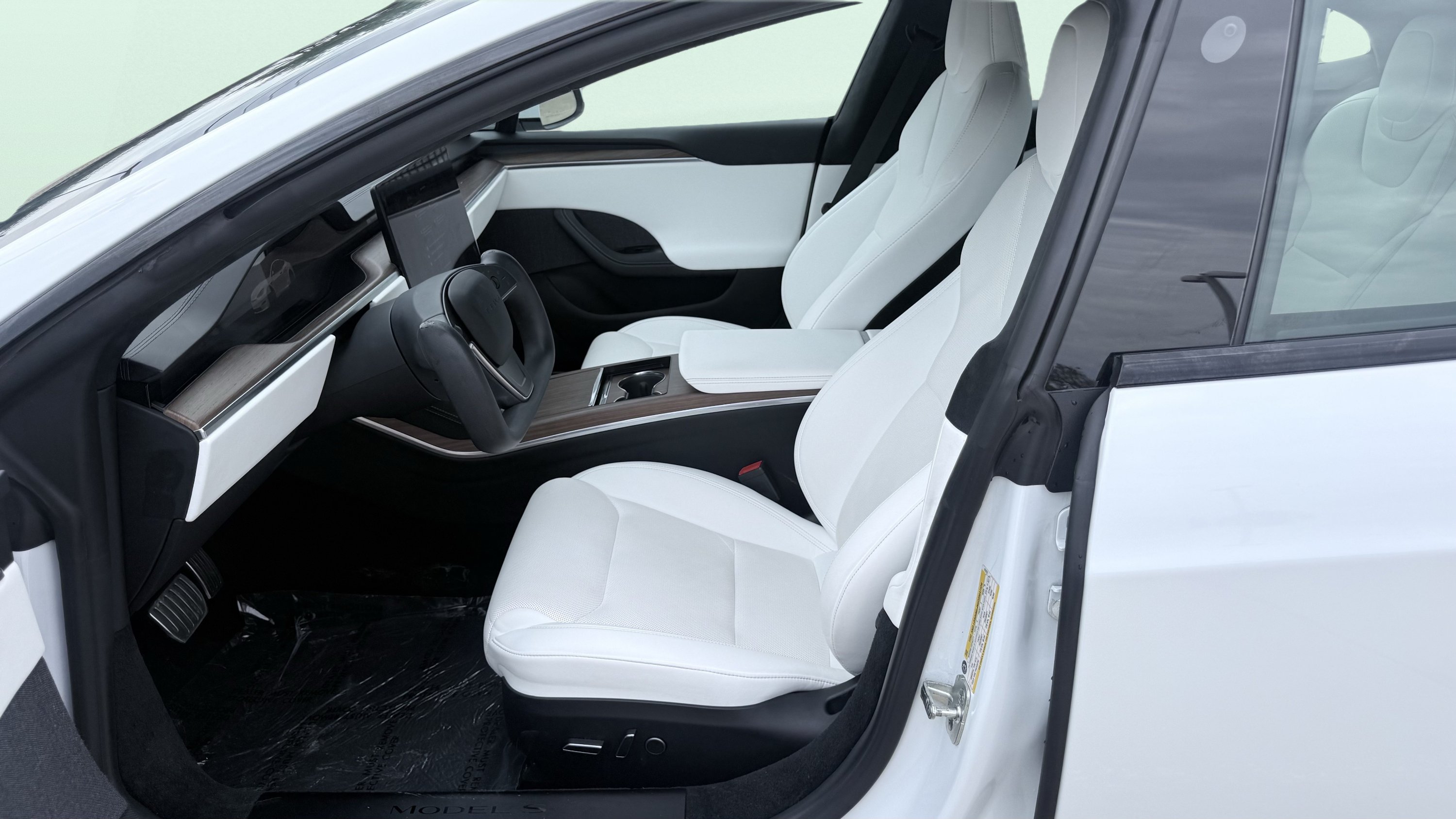 Used 2022 Tesla Model S AWD/4WD image 19