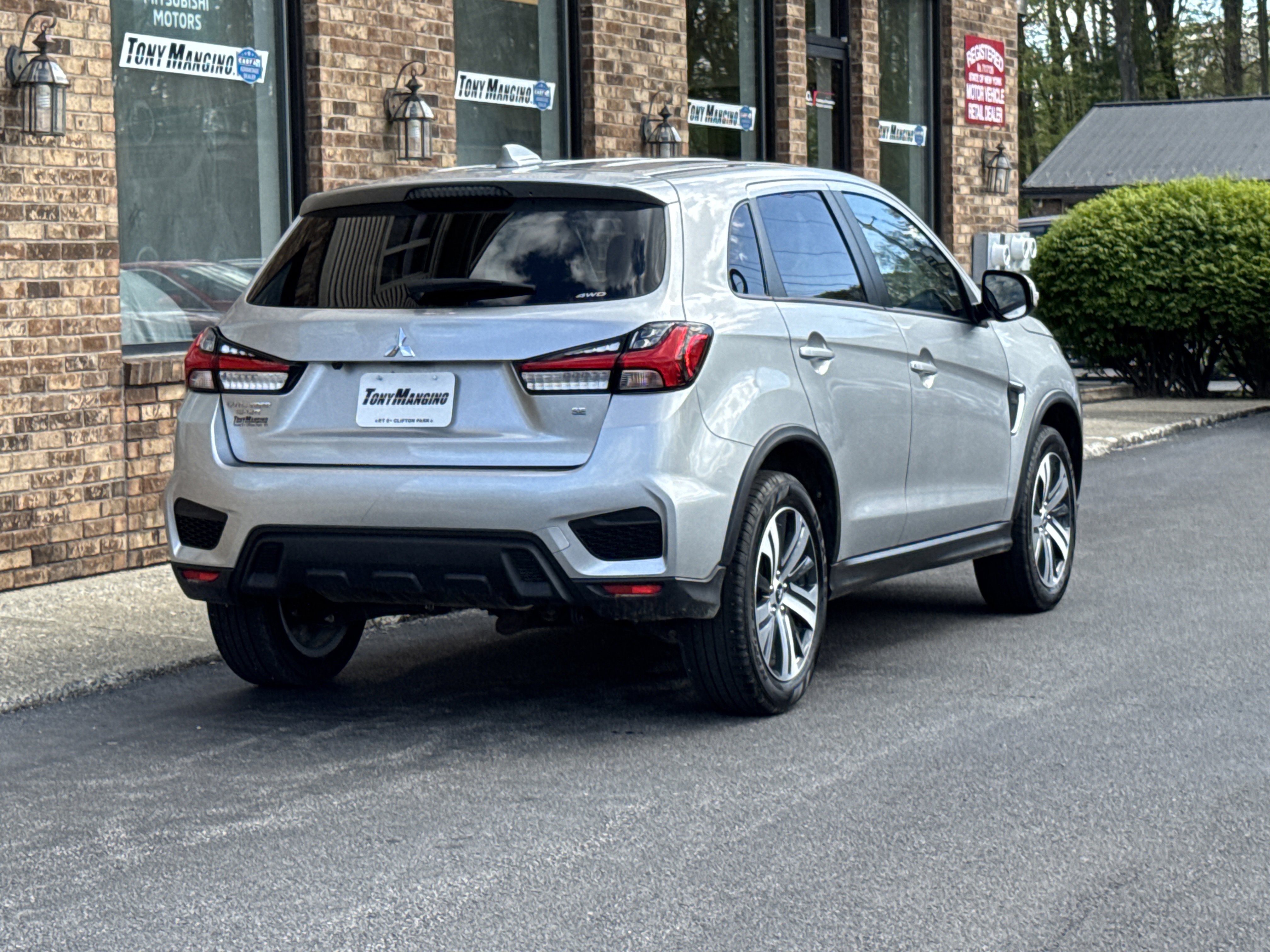 Used 2025 Mitsubishi Outlander Sport SE AWD/4WD image 5
