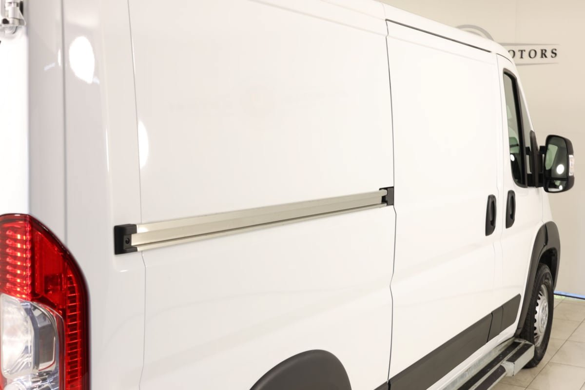 Used 2025 RAM ProMaster 2500 w/ U-Haul Equipment Group FWD image 30