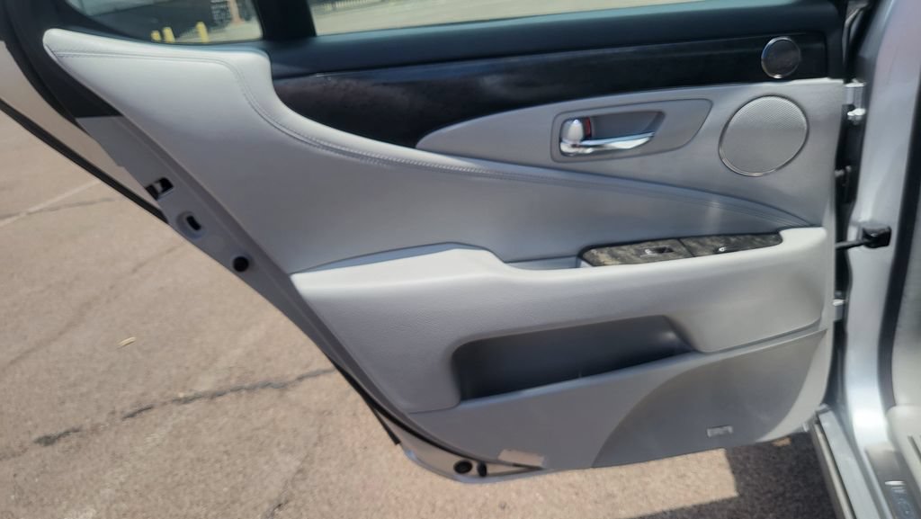 Used 2009 Lexus LS 460 AWD image 22