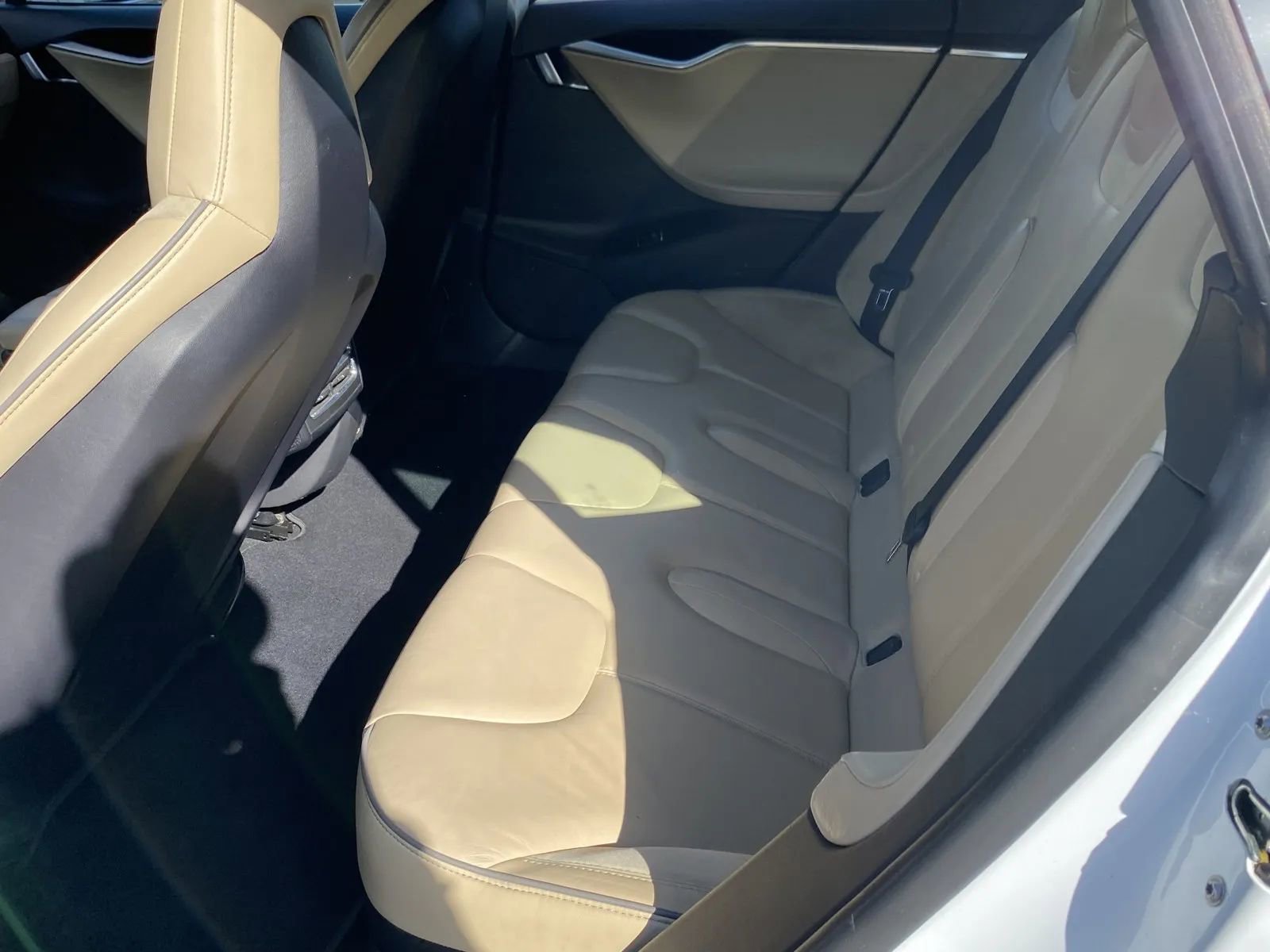 Used 2012 Tesla Model S Performance image 9