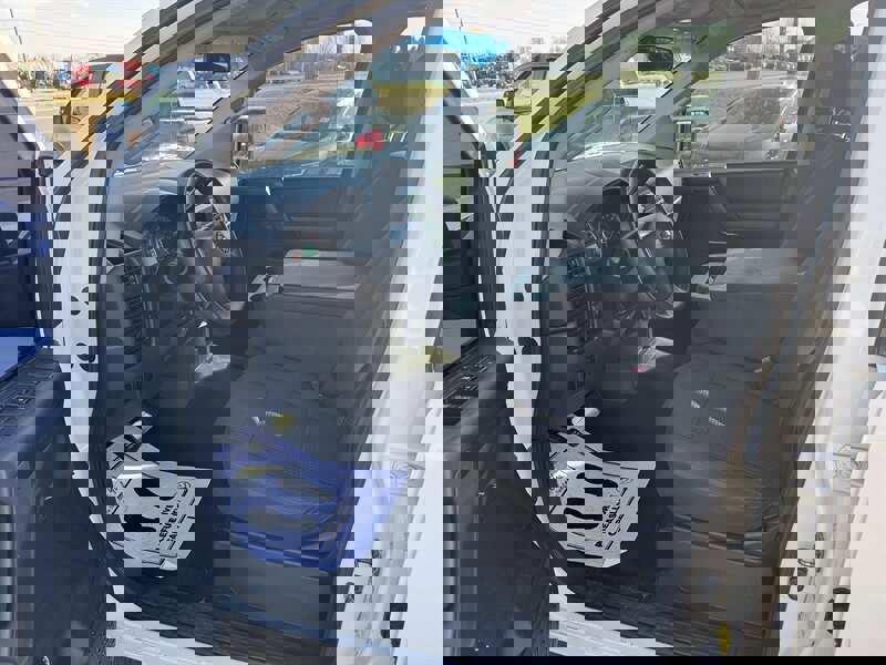 Used 2012 Nissan Titan SV image 13