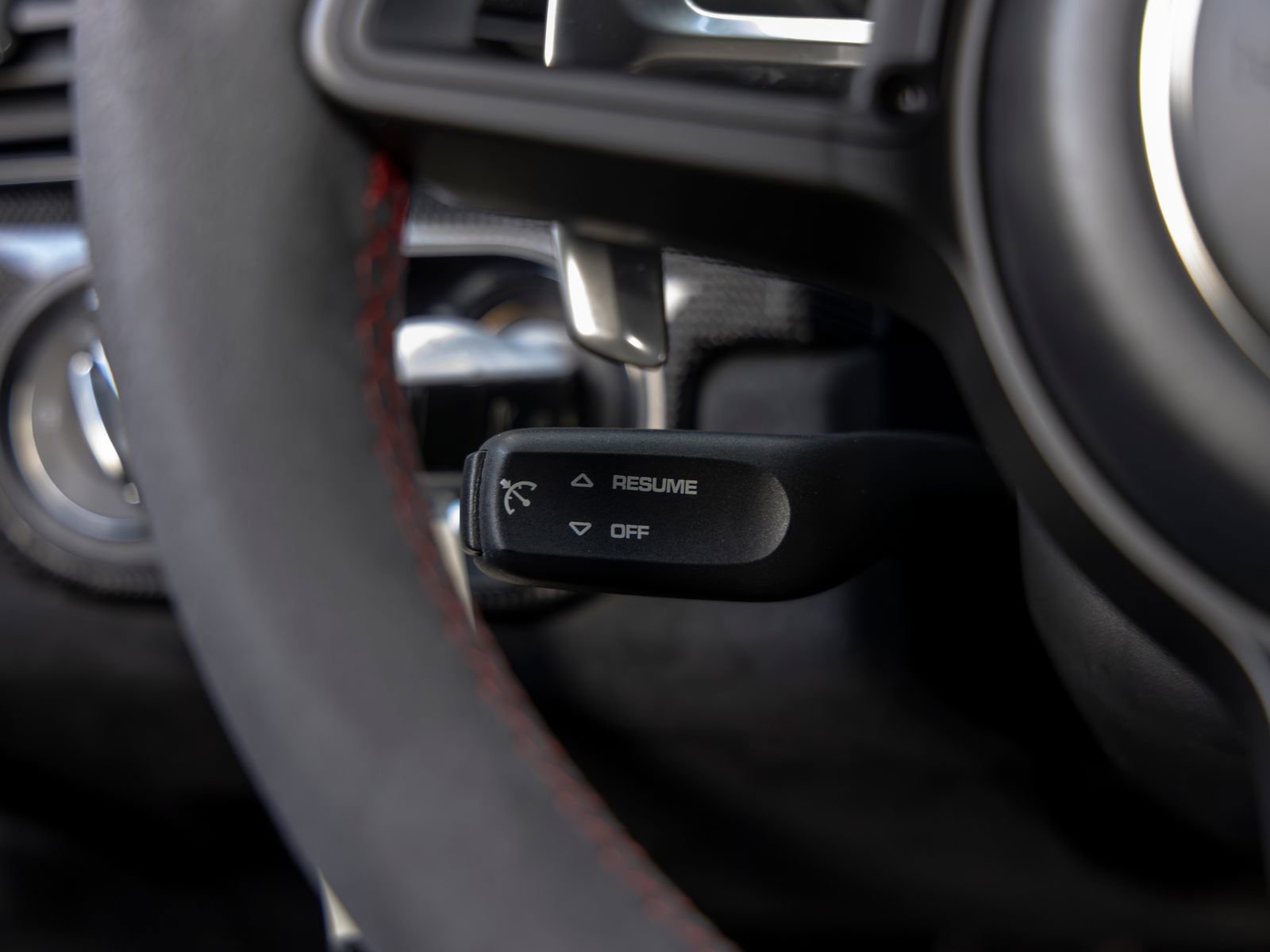 Certified 2018 Porsche 911 GT3 RWD image 34