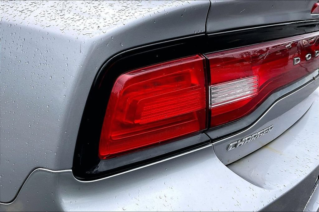 Used 2014 Dodge Charger SE RWD image 26
