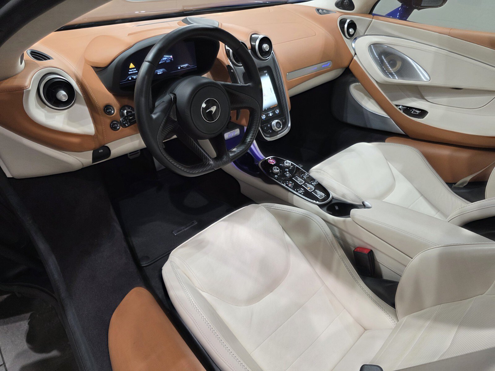 Used 2023 McLaren GT RWD image 7