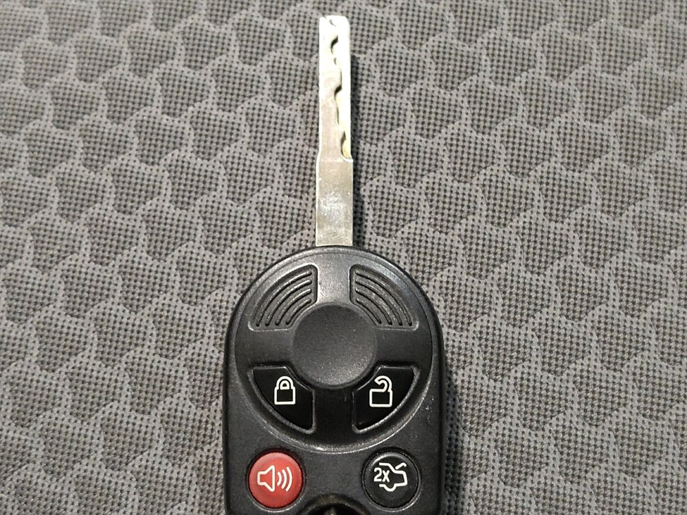 Used 2018 Ford C-MAX SE FWD image 32