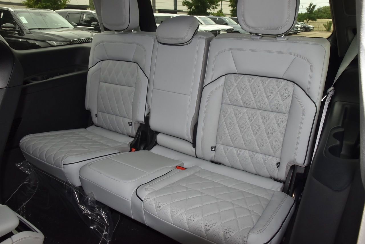 New 2026 Lincoln Navigator Black Label AWD/4WD image 15