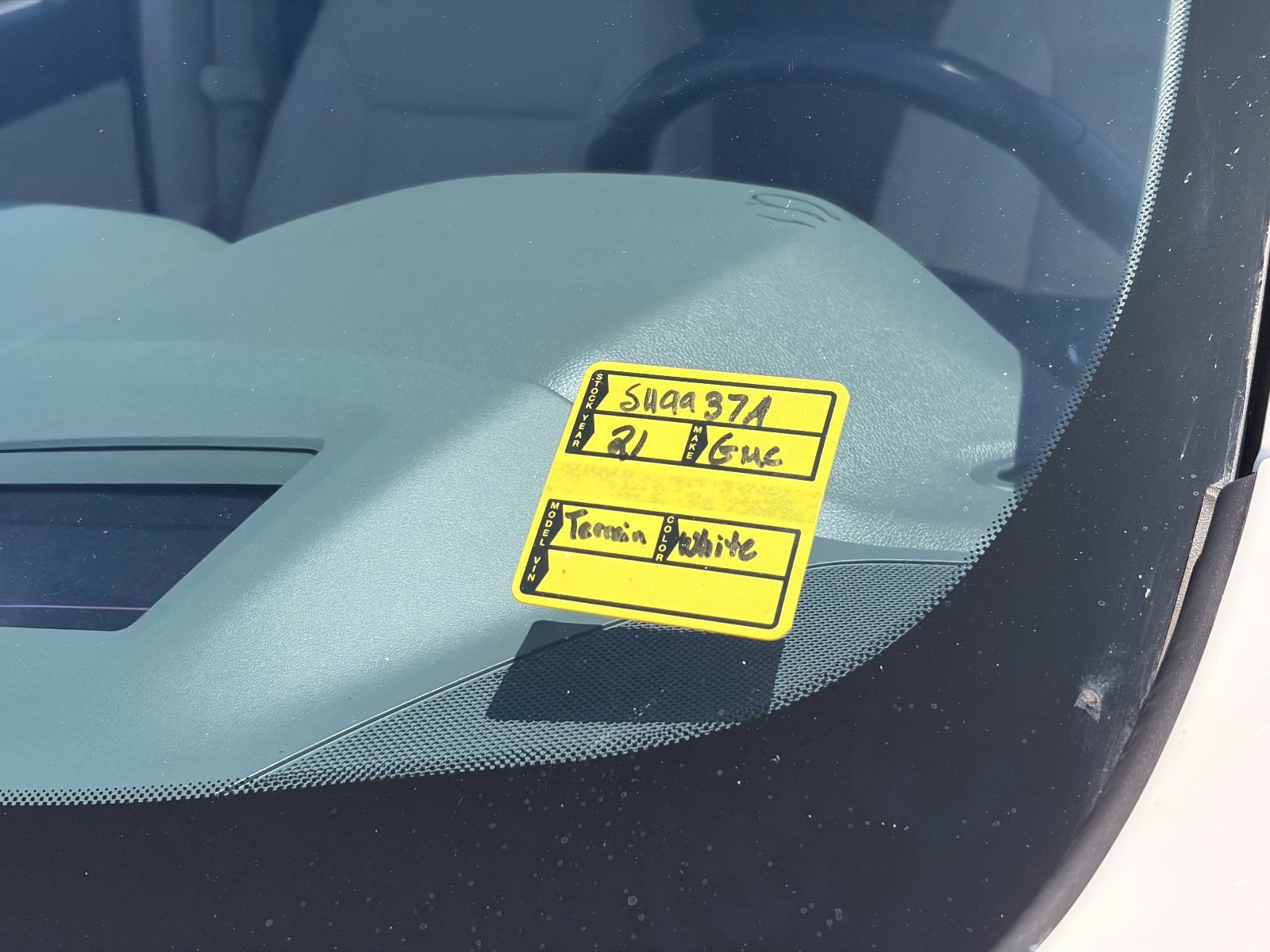 Used 2021 GMC Acadia Denali w/ Denali Technology Package FWD image 9