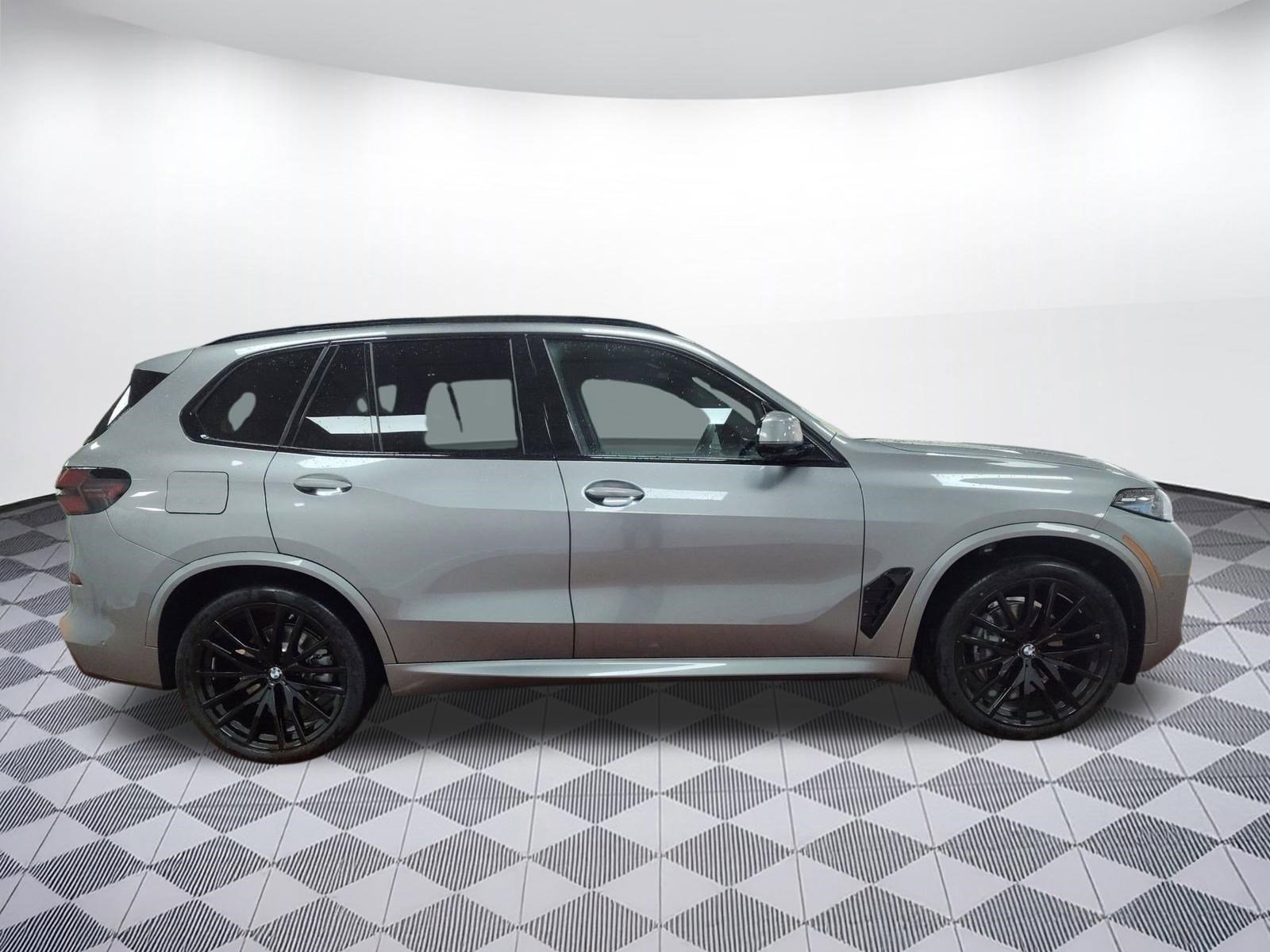 Used 2026 BMW X5 xDrive40i w/ M Sport Package image 8