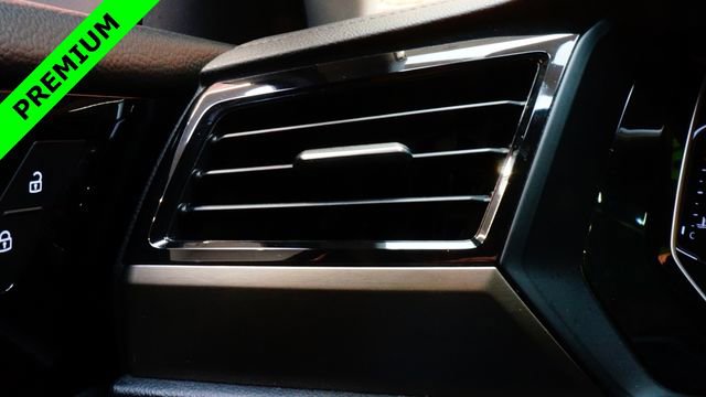 Used 2020 Volkswagen Jetta SEL Premium image 26