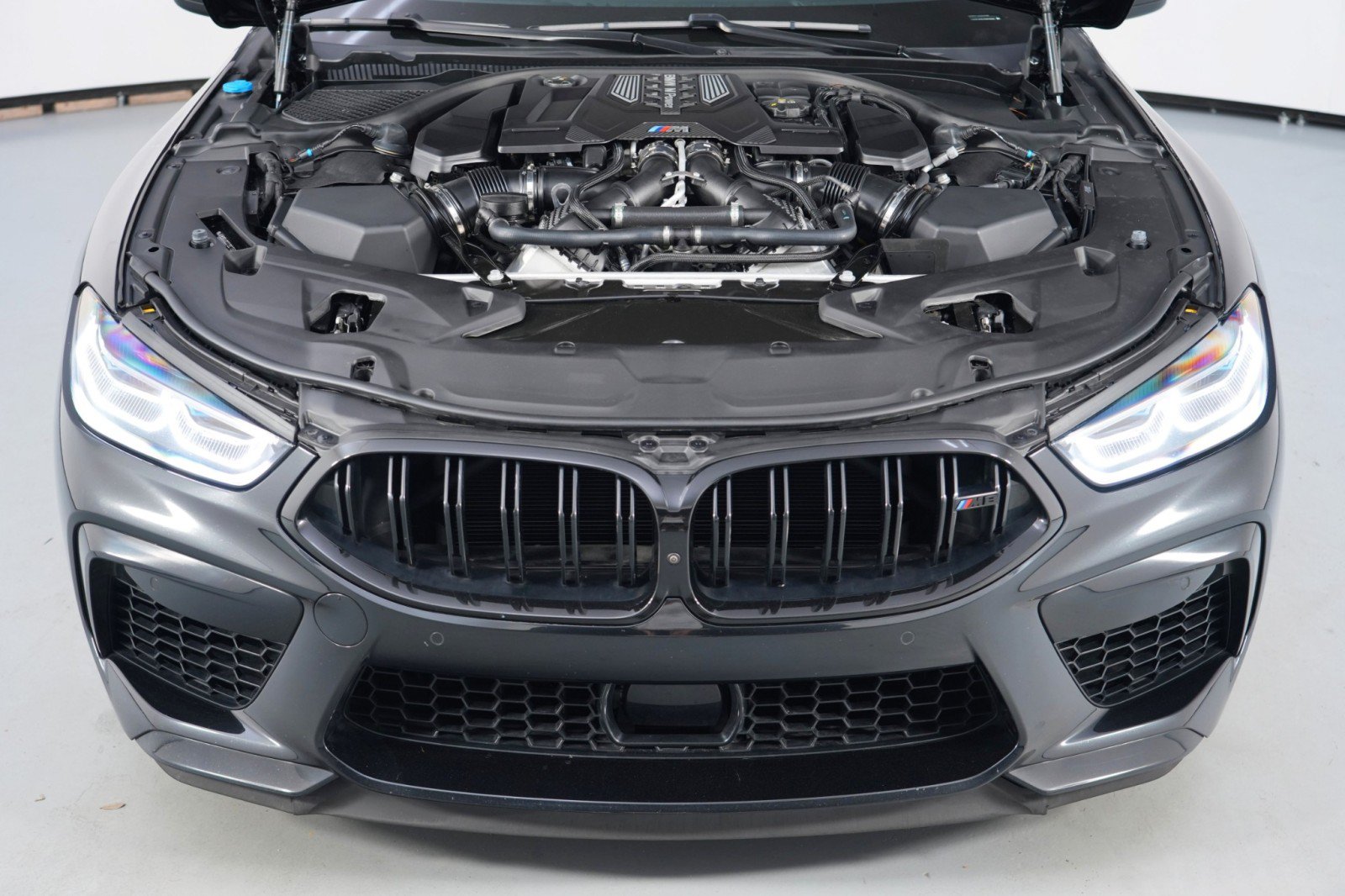 Used 2025 BMW M8 Competition AWD/4WD image 8