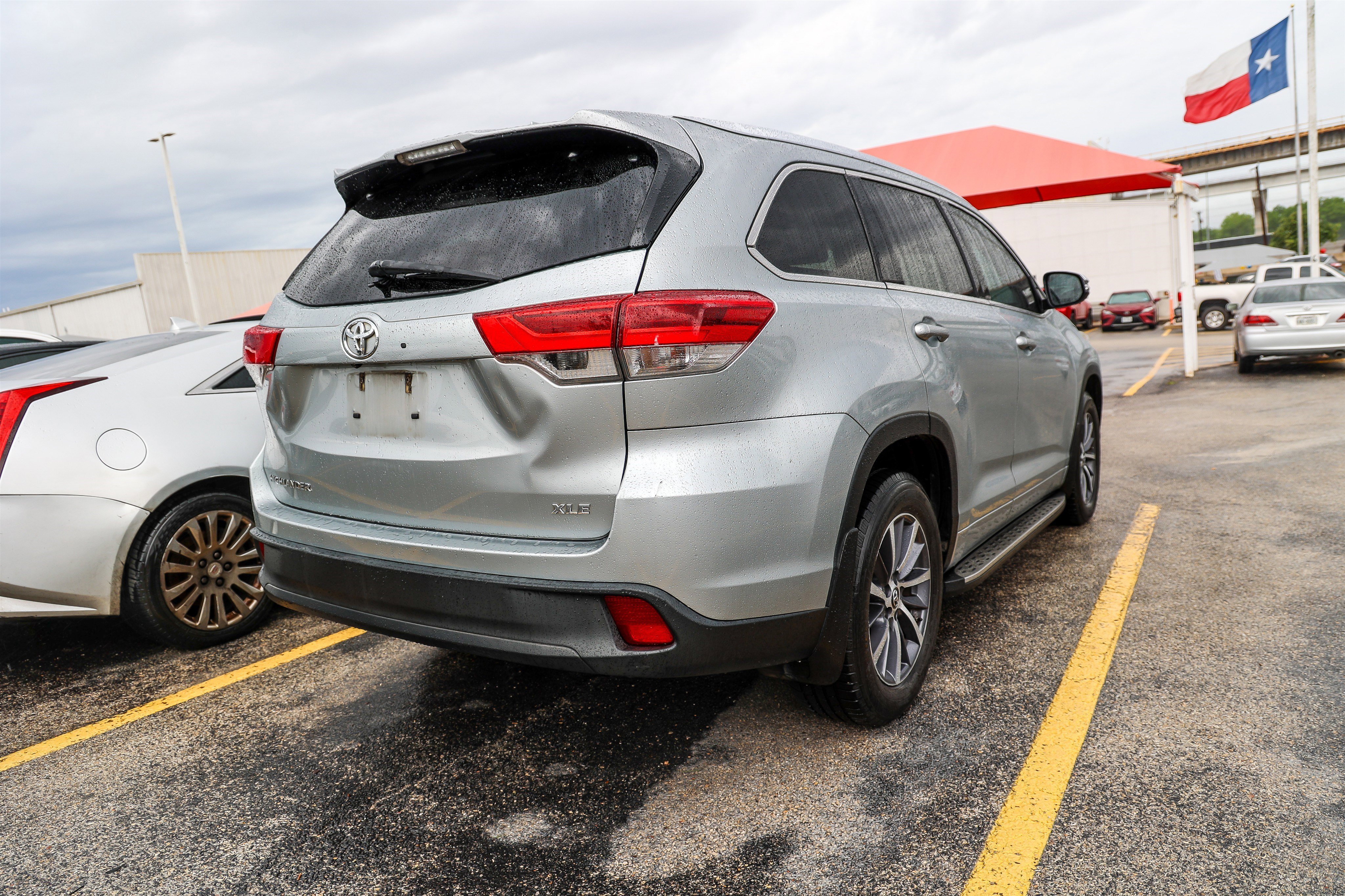 Used 2017 Toyota Highlander XLE FWD image 8