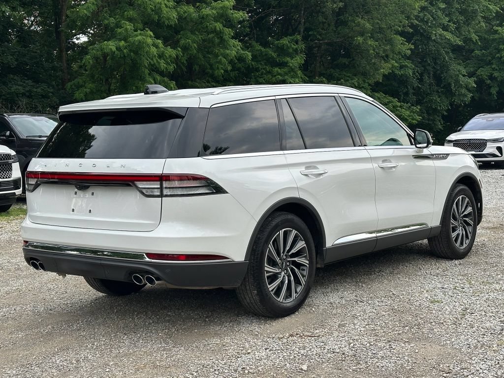 New 2026 Lincoln Aviator AWD image 32