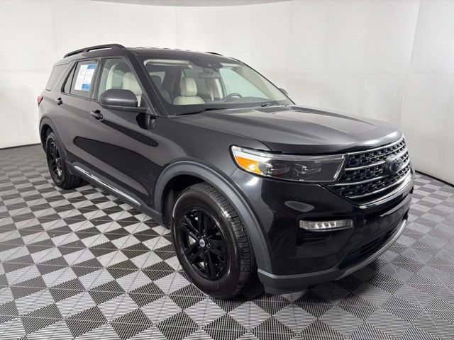 Used 2024 Ford Explorer XLT w/ Equipment Group 202A RWD image 6
