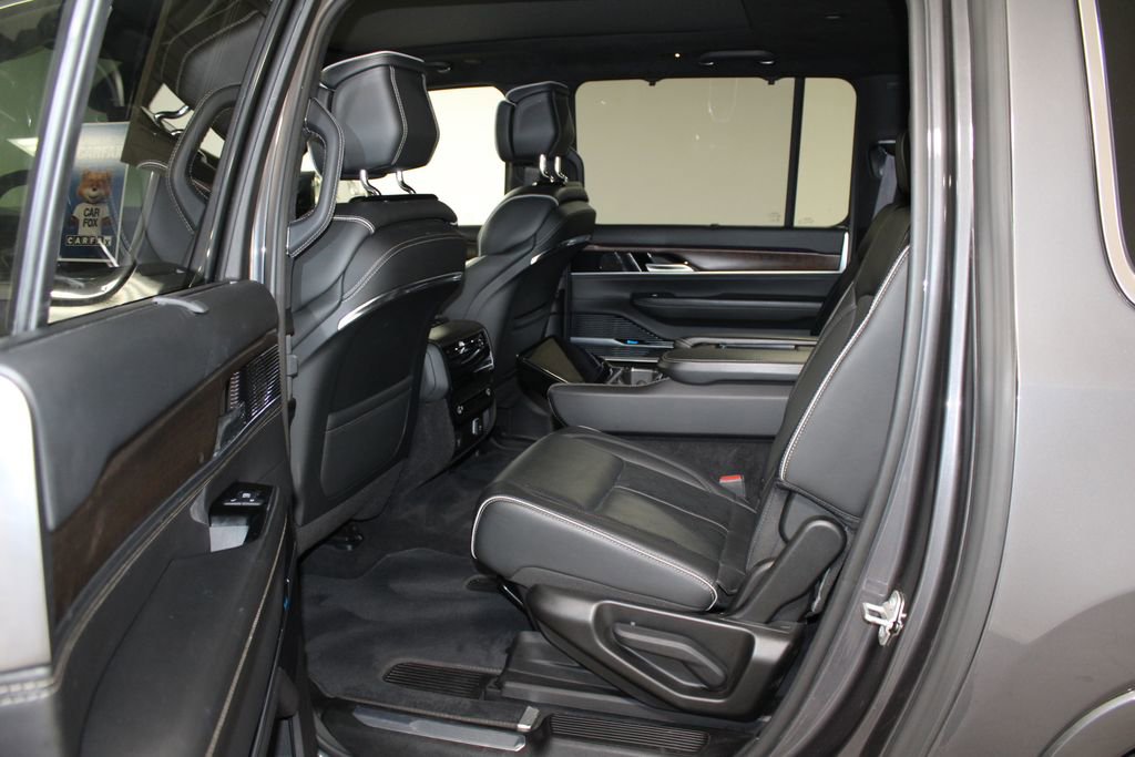 Used 2023 Jeep Grand Wagoneer L Series II image 26