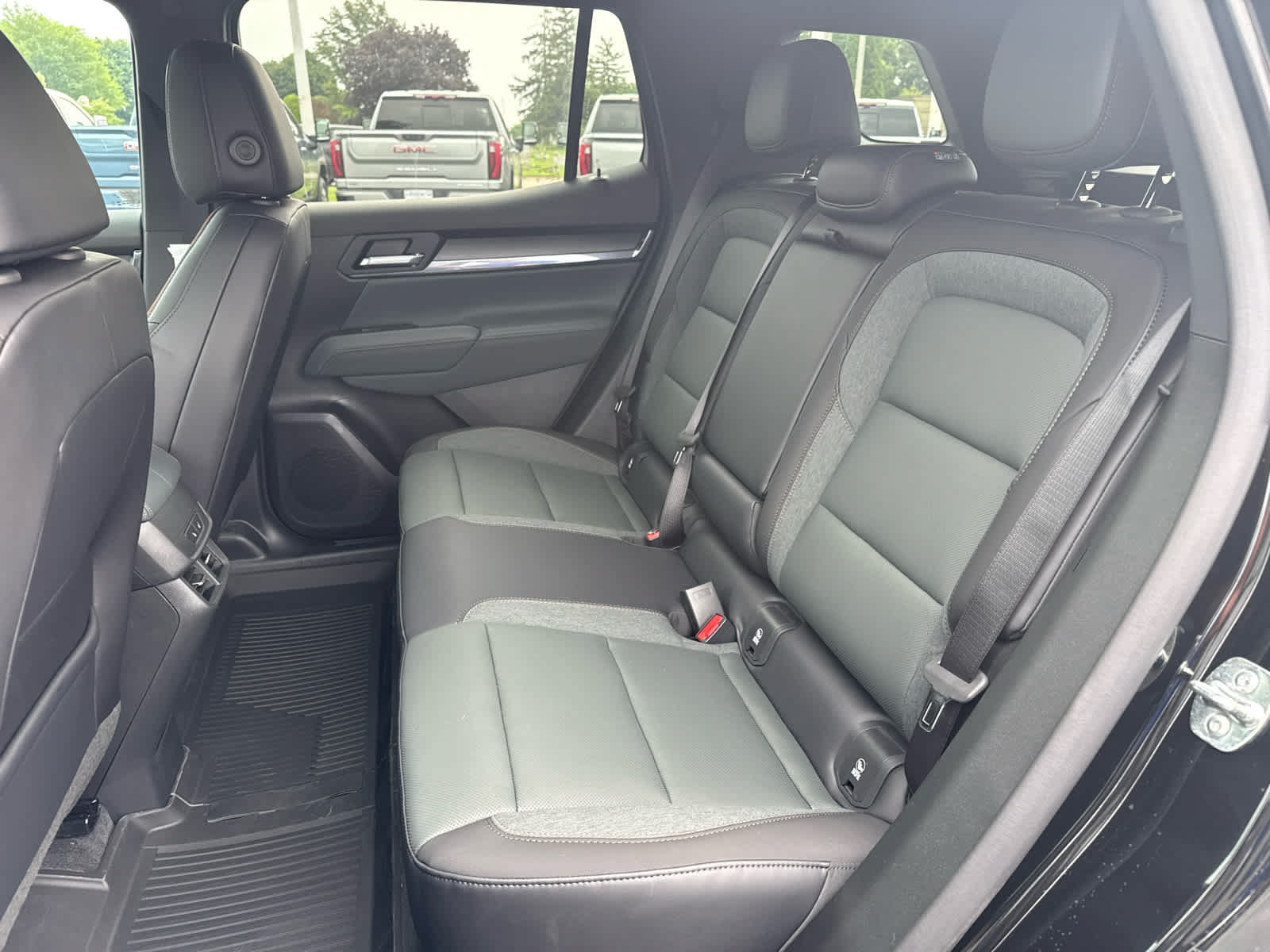 New 2027 GMC Terrain AT4 w/ Convenience Package III AWD/4WD image 17