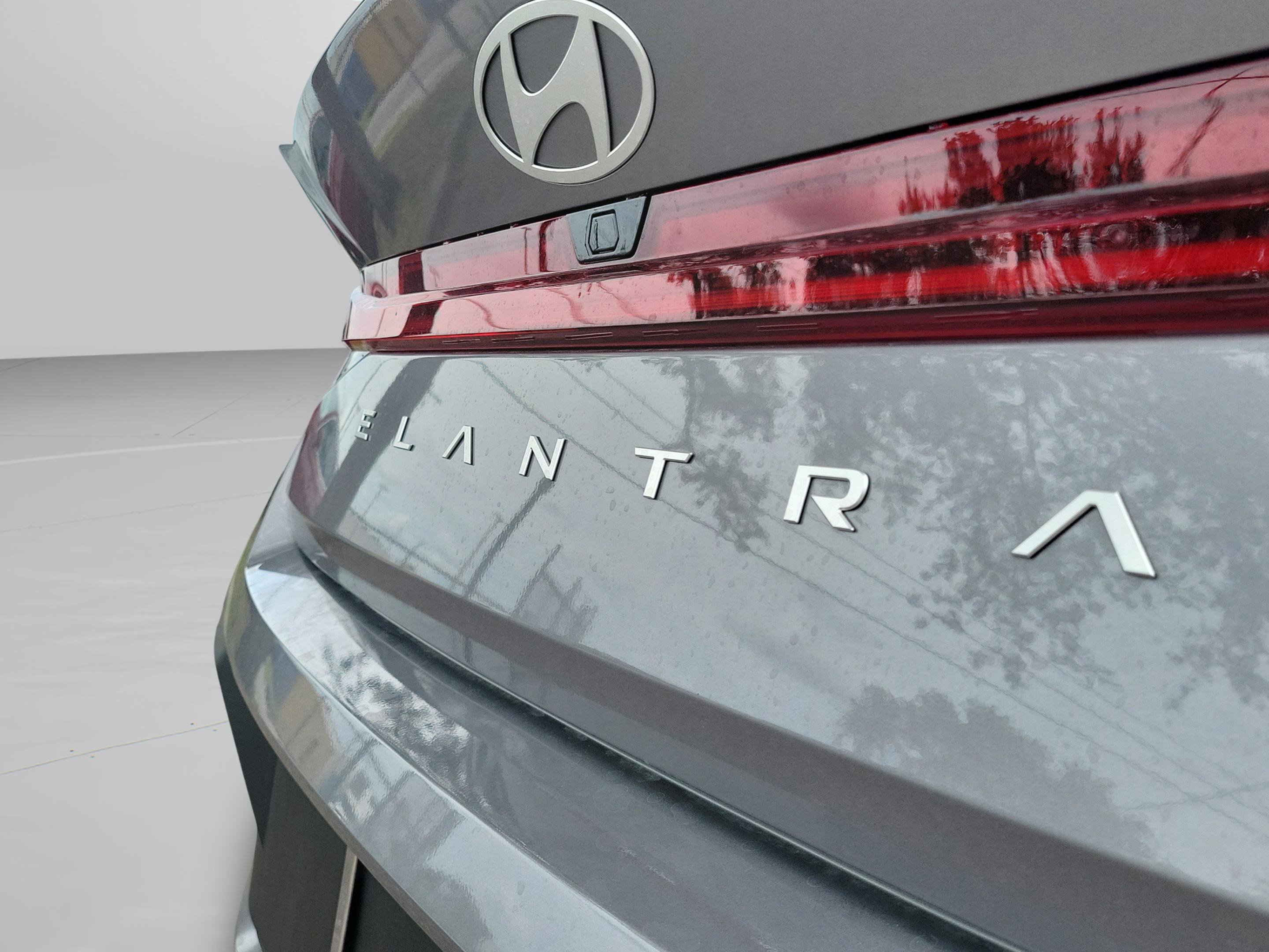 New 2025 Hyundai Elantra Blue image 6