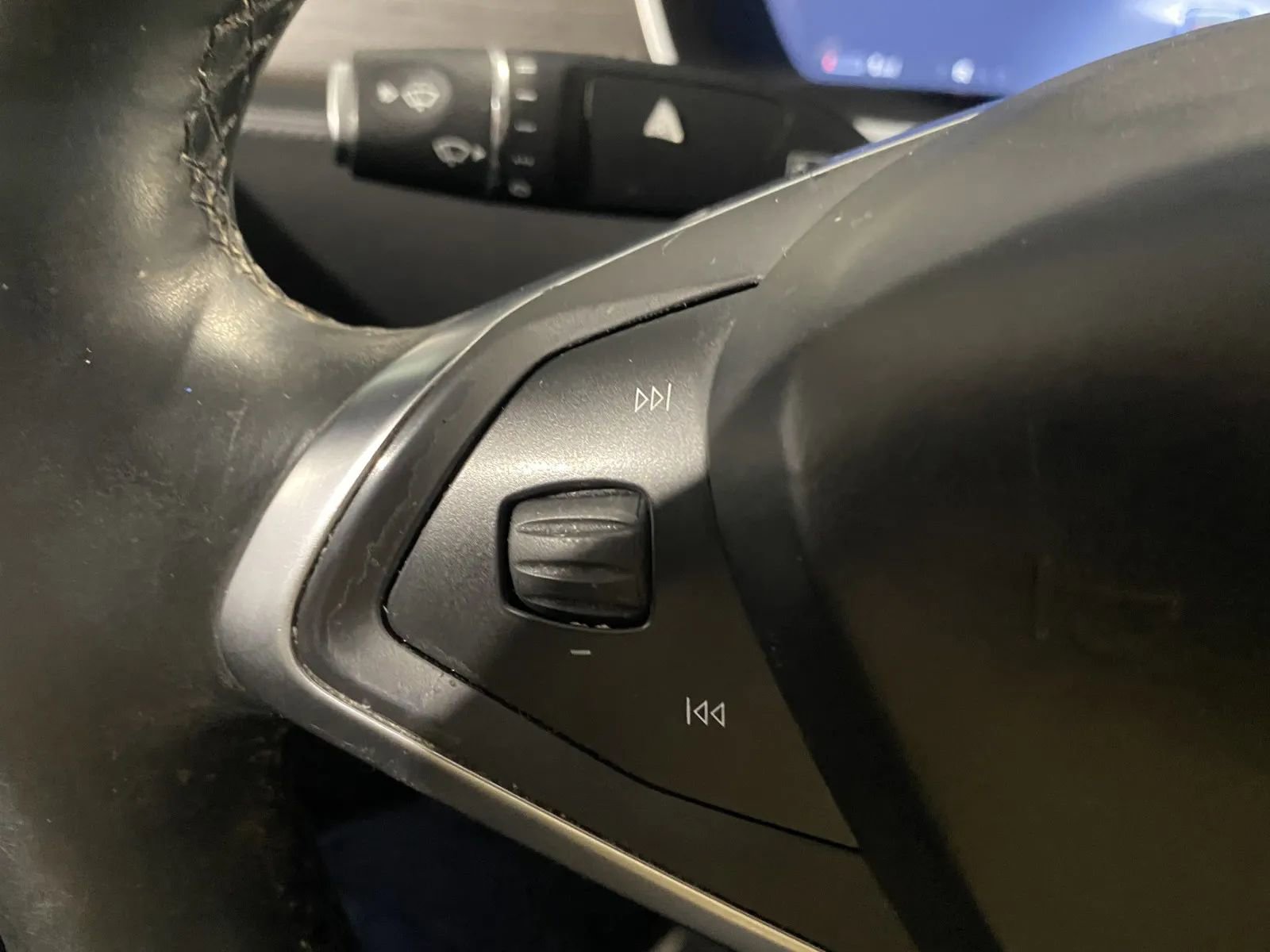 Used 2016 Tesla Model S AWD image 17