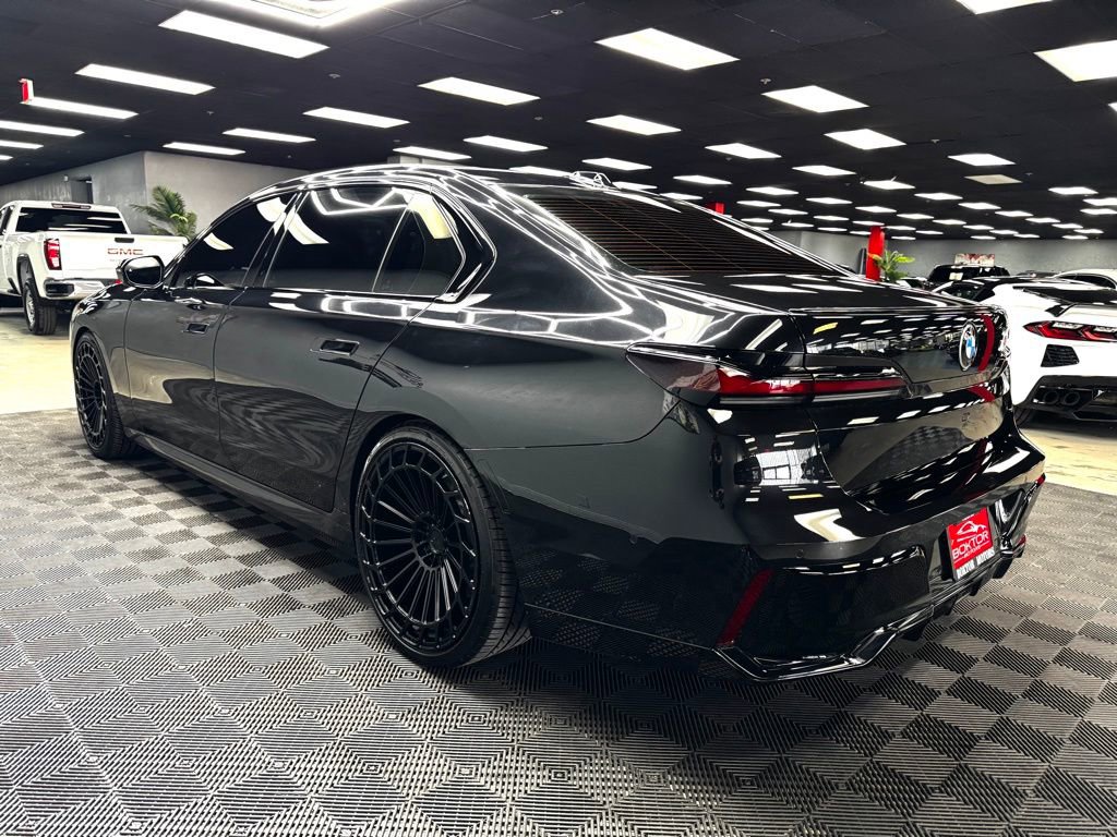 Used 2025 BMW 740i w/ Premium Package image 11
