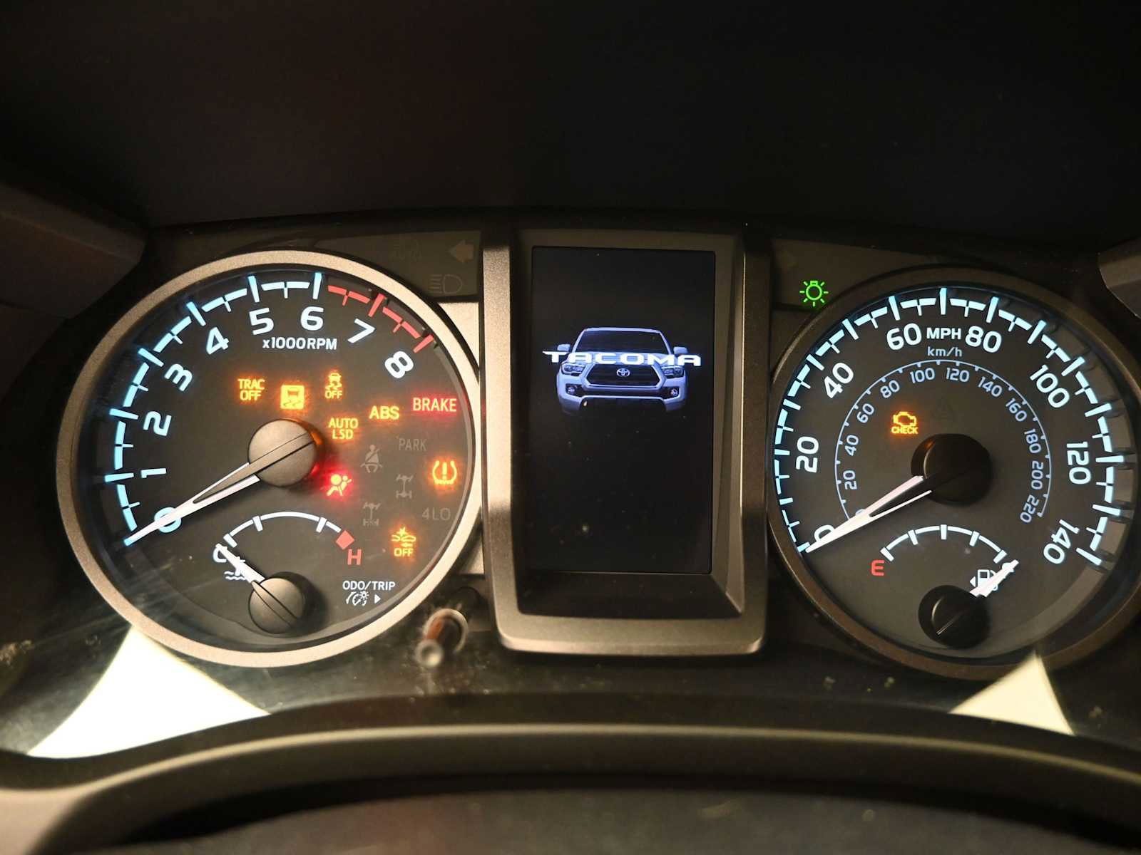 Used 2020 Toyota Tacoma TRD Off-Road image 17