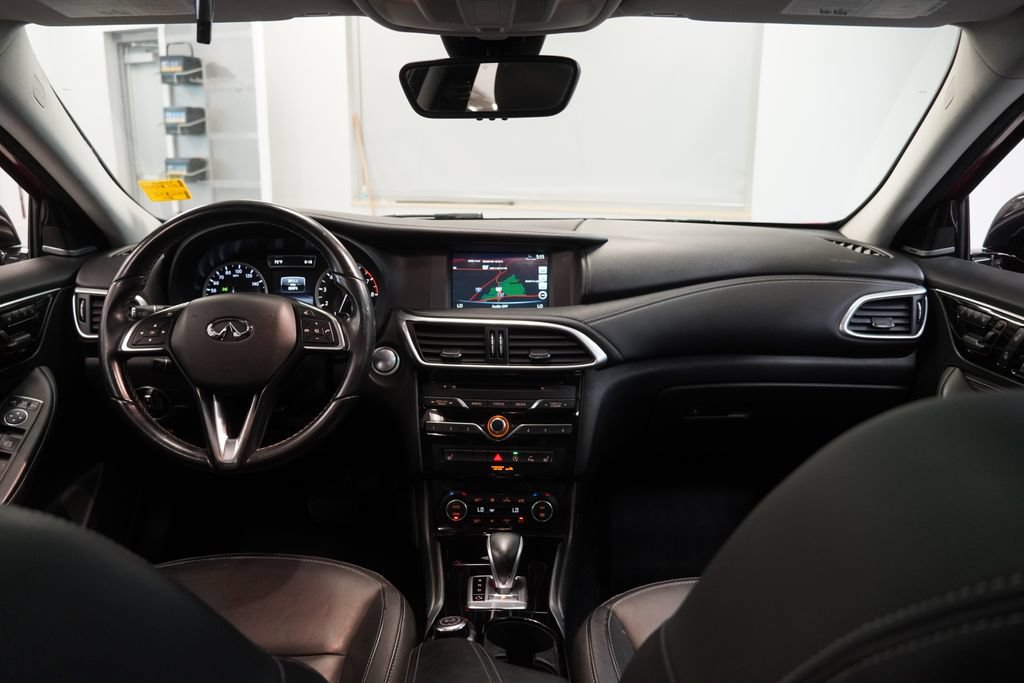 Used 2017 INFINITI QX30 Premium w/ Navigation Package AWD/4WD image 19
