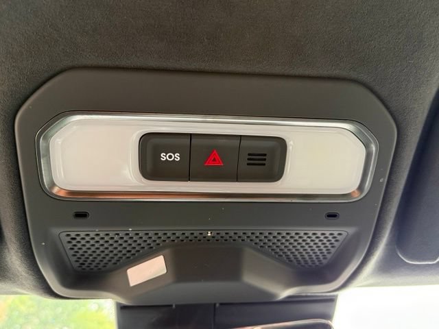 Used 2022 Rivian R1S Launch Edition AWD/4WD image 26
