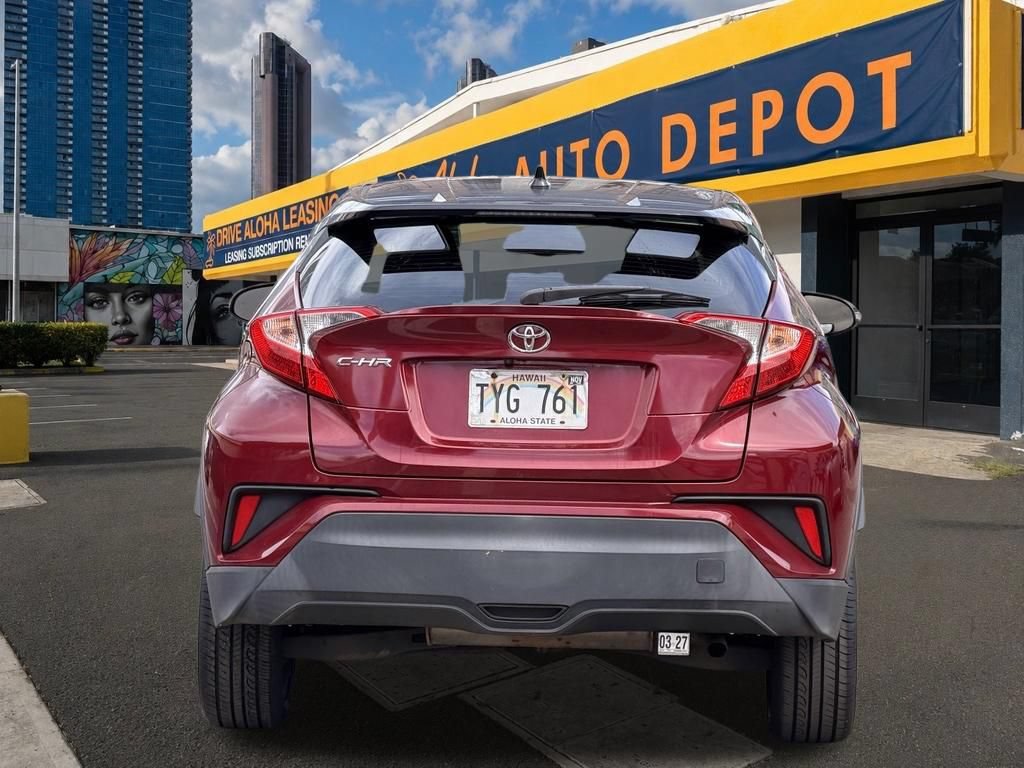 Used 2019 Toyota C-HR XLE FWD image 4