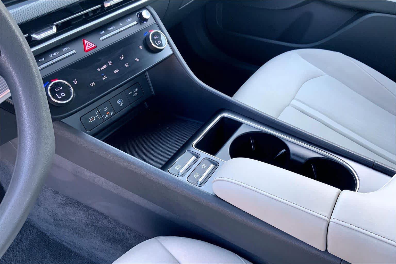 Certified 2025 Hyundai Sonata SEL FWD image 16