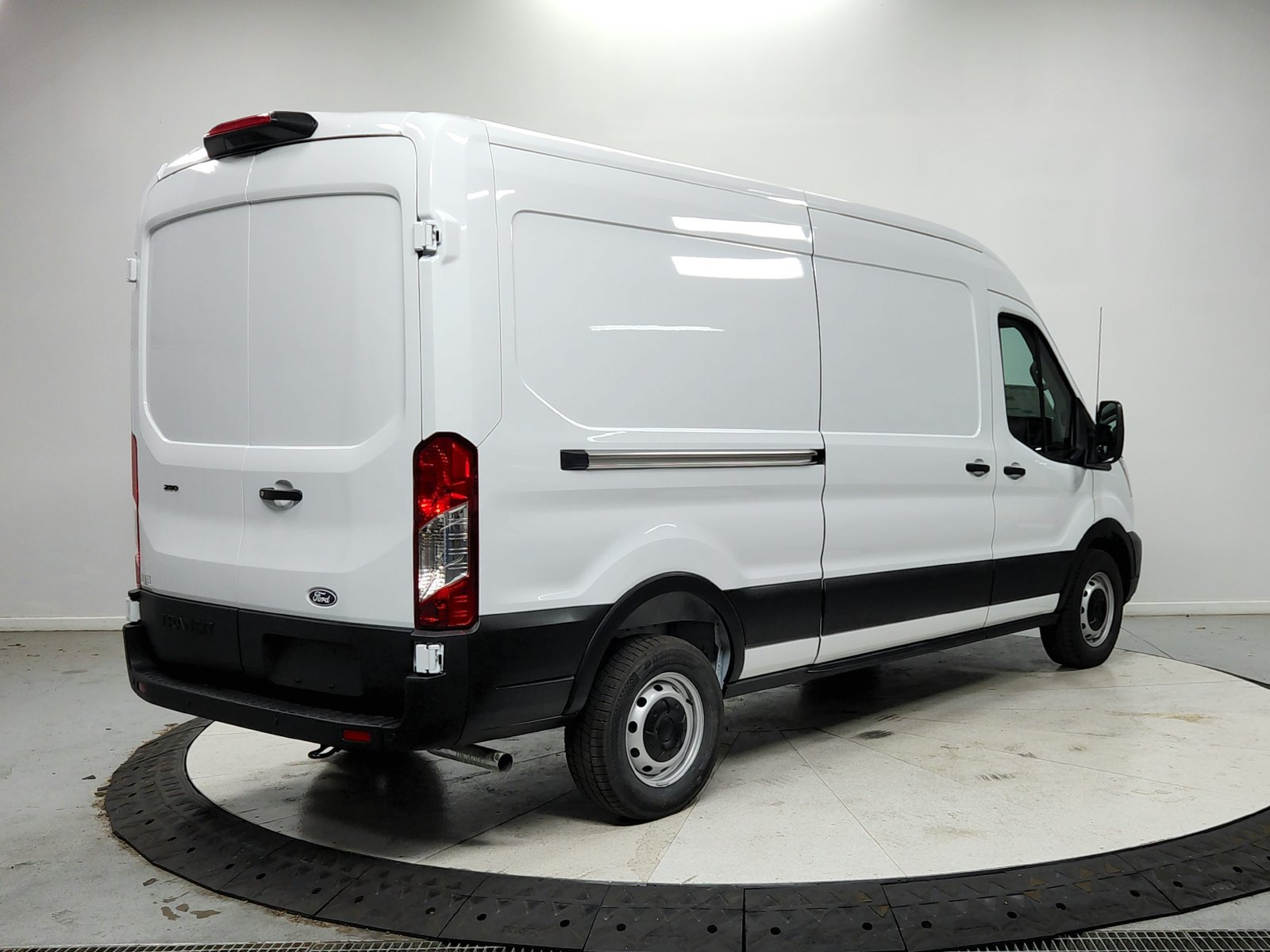 New 2027 Ford Transit 250 148 Medium Roof w/ Load Area Protection Package RWD image 8
