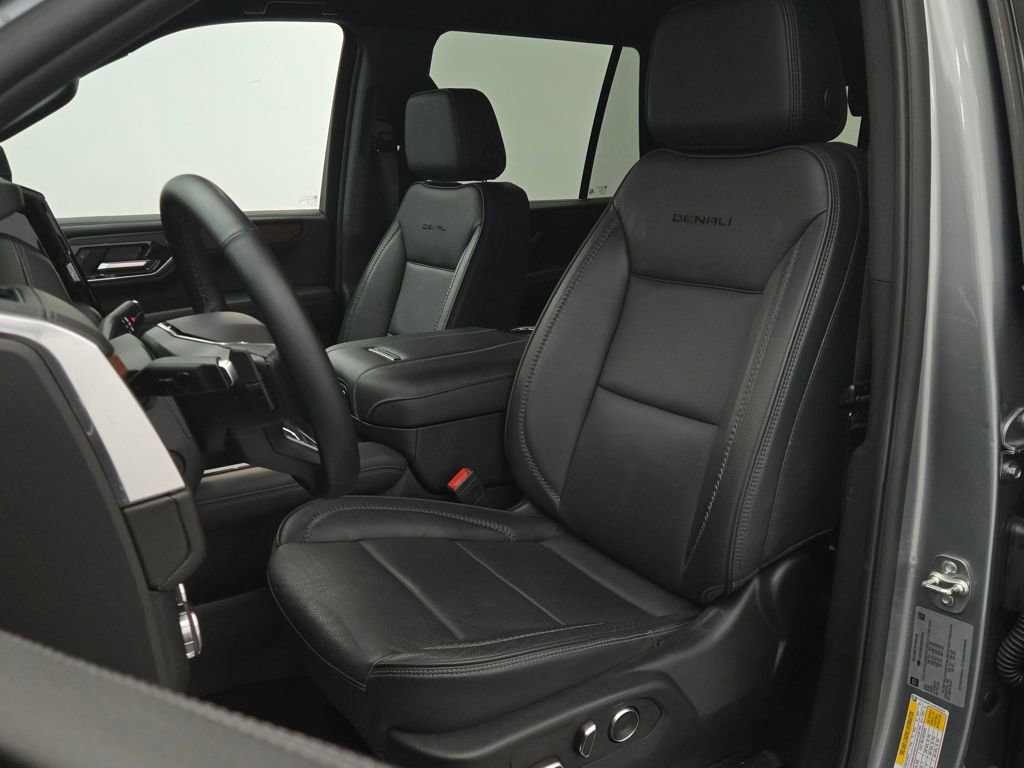 Used 2025 GMC Yukon Denali image 24
