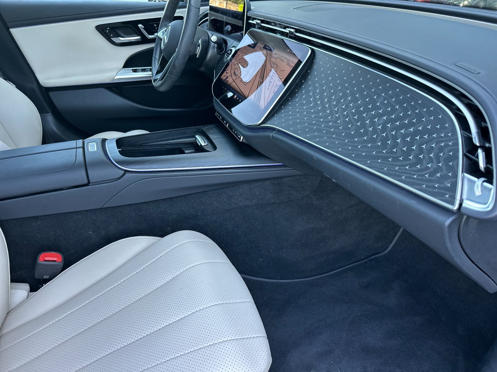 Certified 2024 Mercedes-Benz E 350 4MATIC Sedan image 17