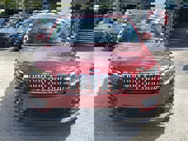 Certified 2019 Jeep Cherokee Latitude Plus image 2