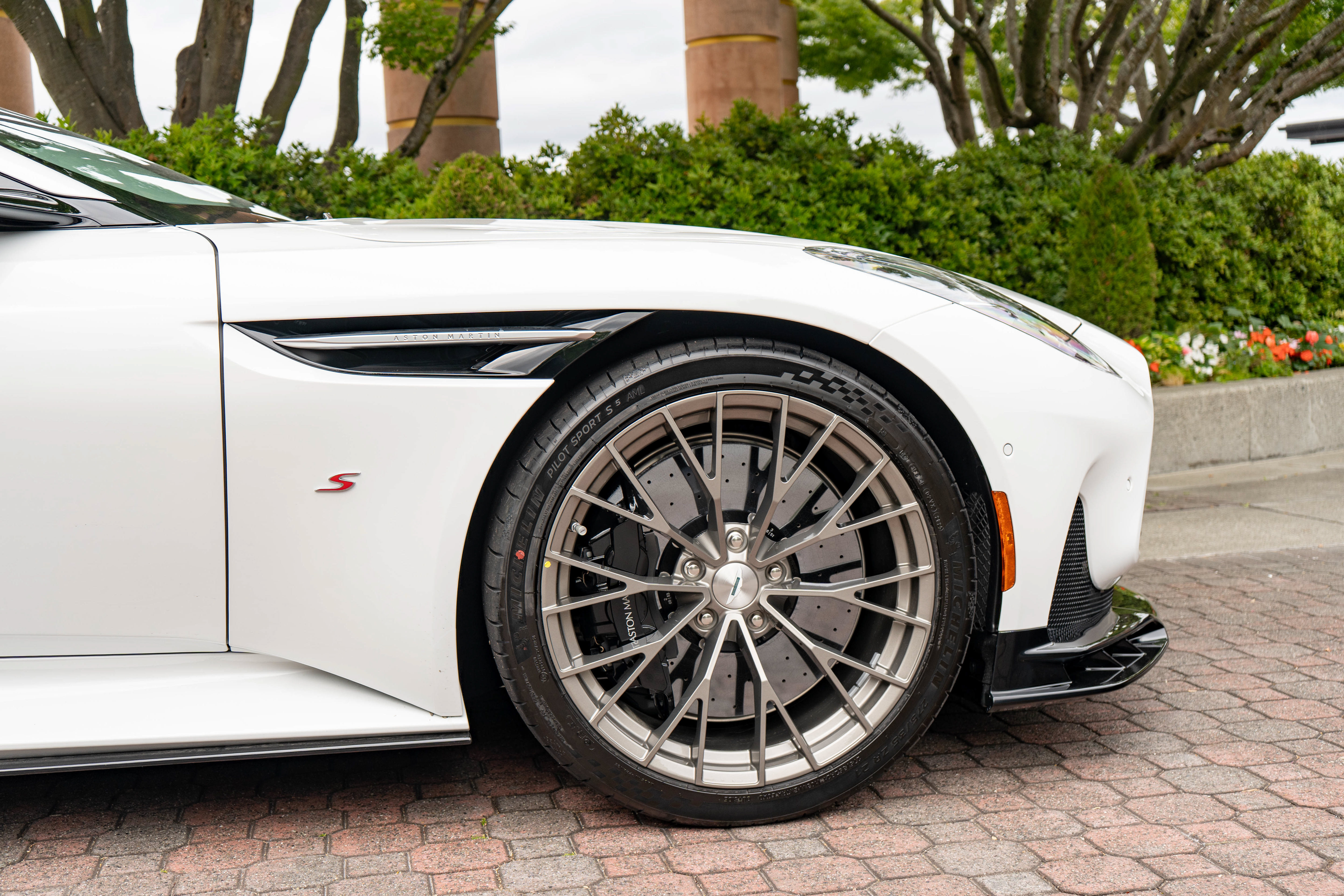 New 2026 Aston Martin DB12 Convertible RWD image 4