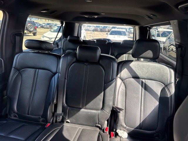 Used 2024 Jeep Wagoneer L Series II AWD/4WD image 10