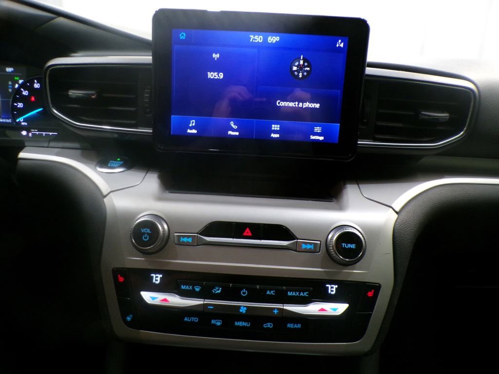Used 2020 Ford Explorer XLT w/ Equipment Group 202A image 24