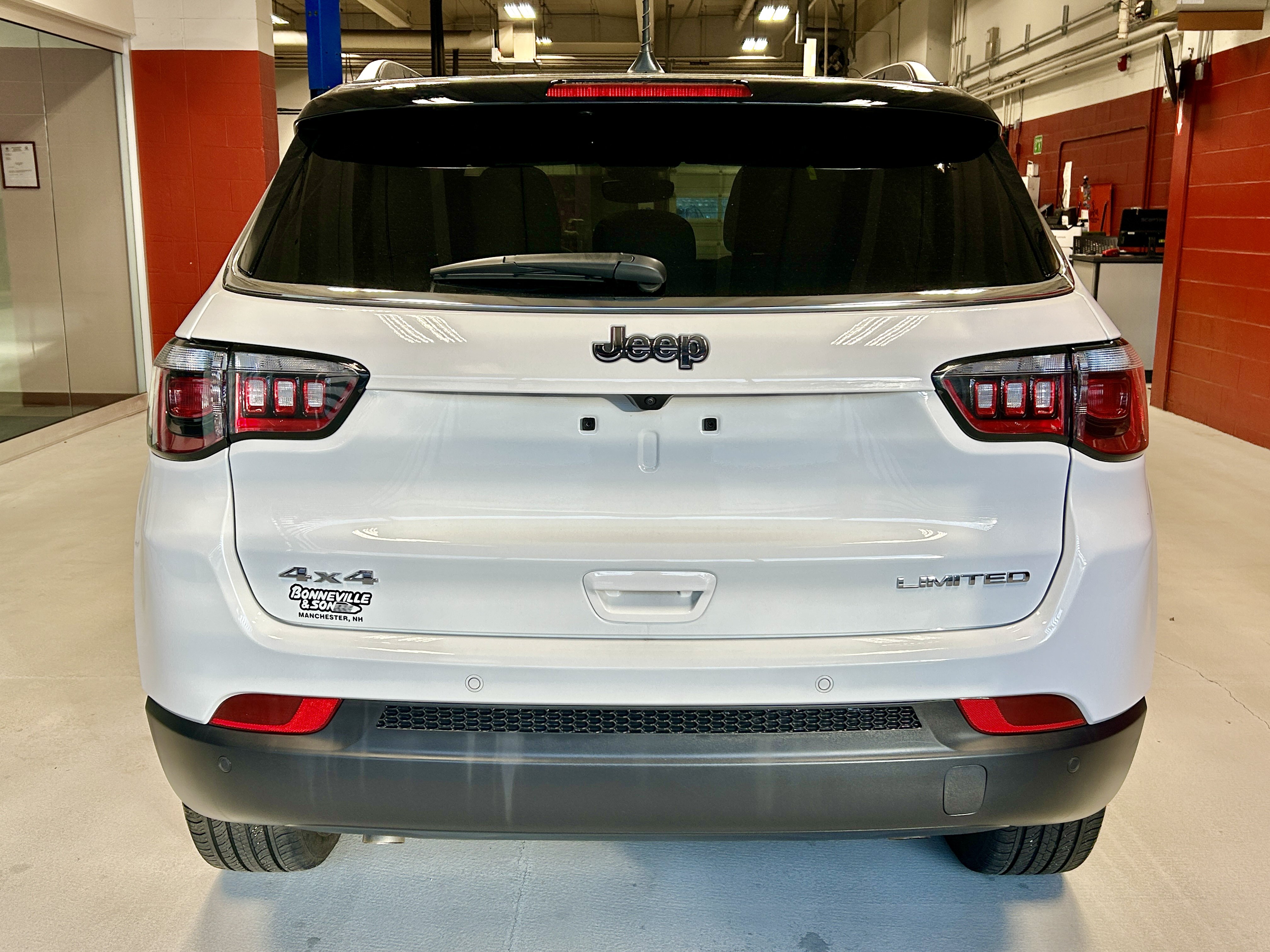 Certified 2025 Jeep Compass Limited w/ Sun & Sound Group AWD/4WD image 7