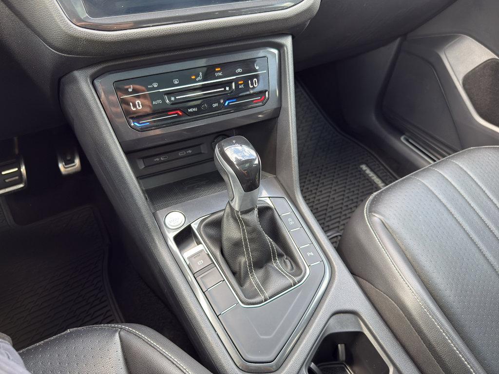 Used 2022 Volkswagen Tiguan SE R-Line image 23