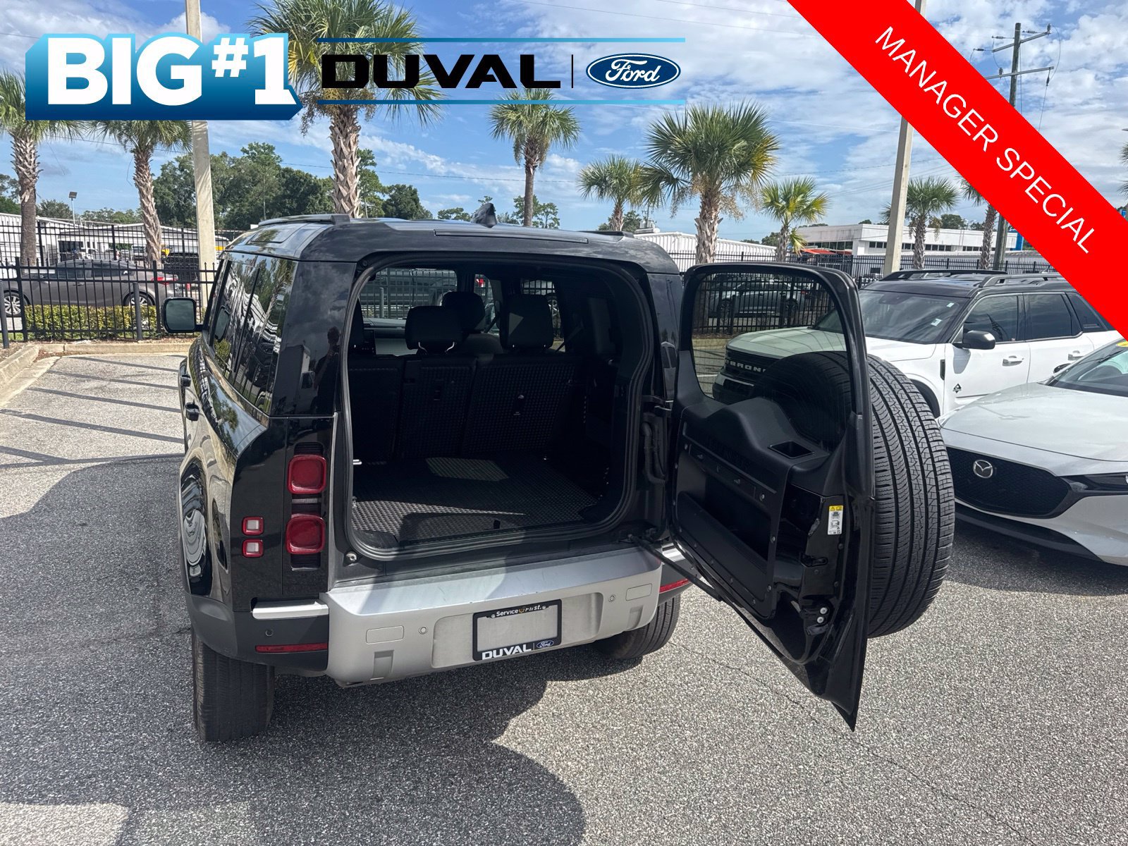 Used 2025 Land Rover Defender 110 S AWD/4WD image 5