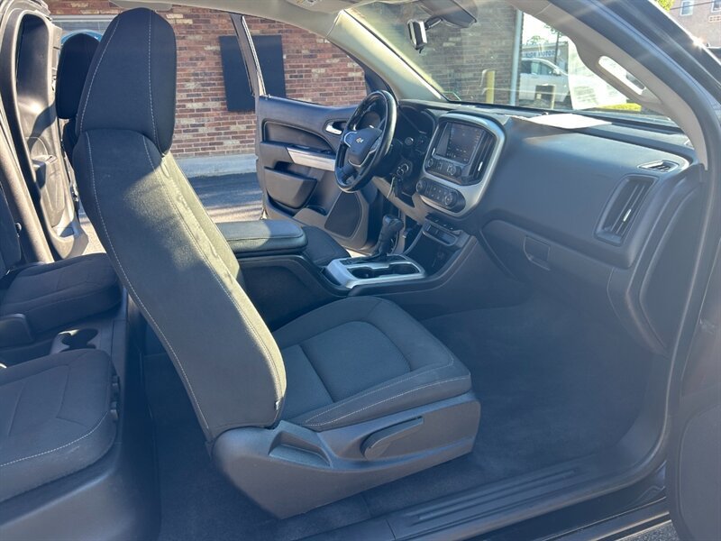 Used 2020 Chevrolet Colorado LT w/ LT Convenience Package AWD/4WD image 12