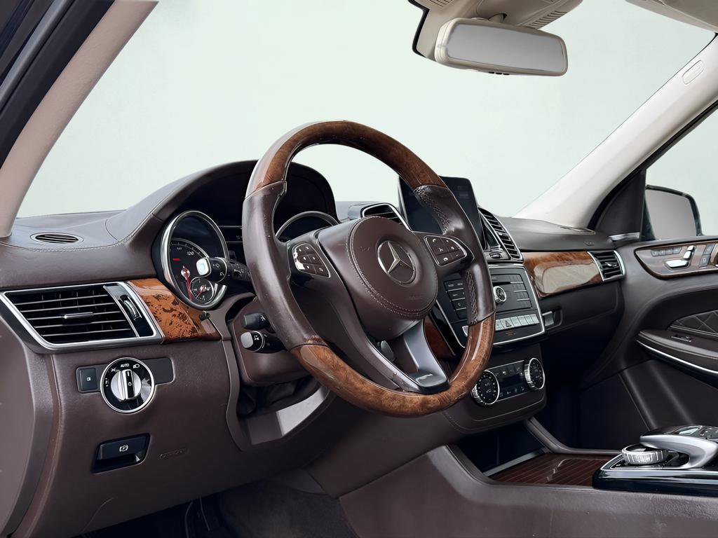 Used 2019 Mercedes-Benz GLS 550 4MATIC image 2