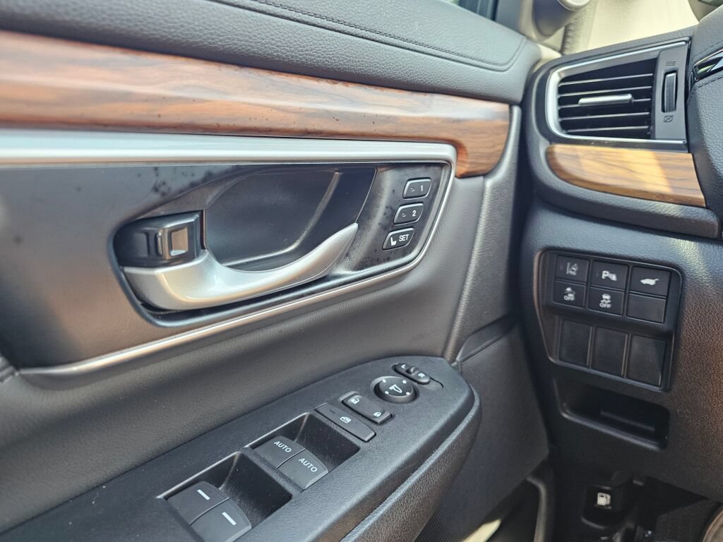 Used 2022 Honda CR-V Touring image 32
