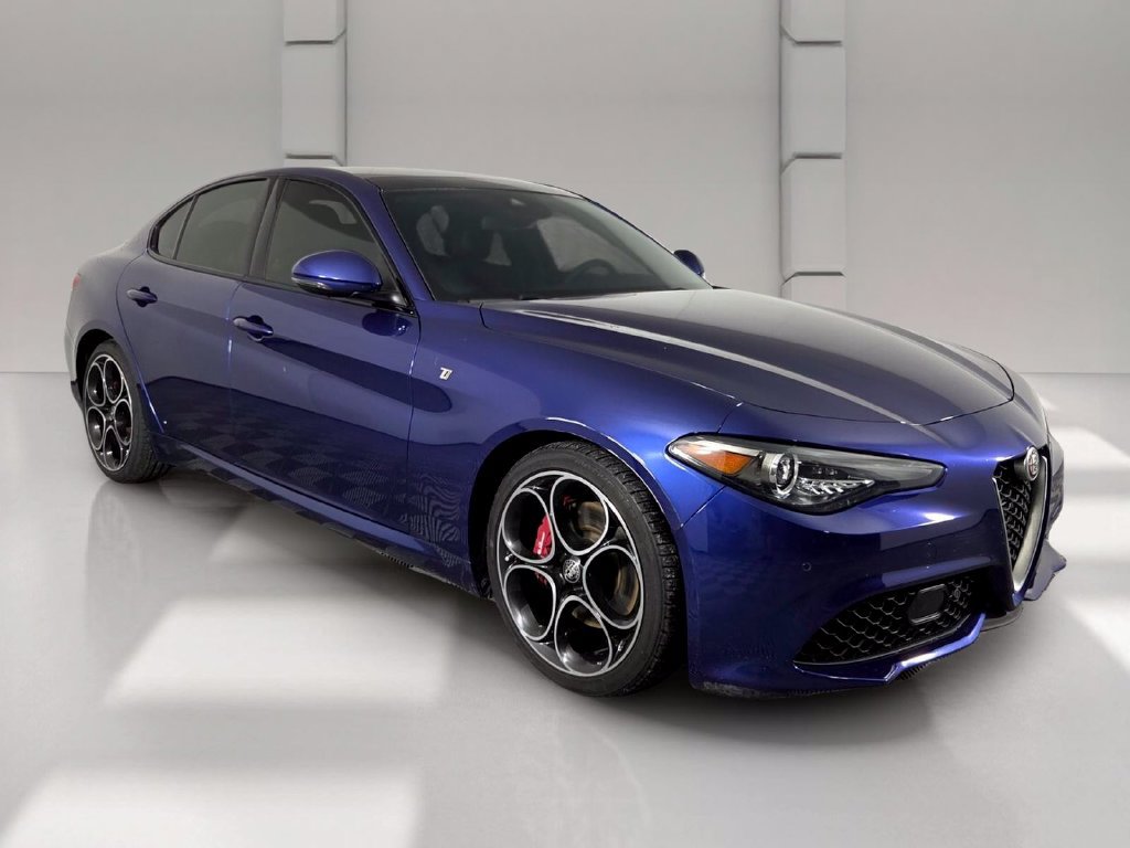 Used 2023 Alfa Romeo Giulia Ti w/ Active Assist Plus Package RWD image 2