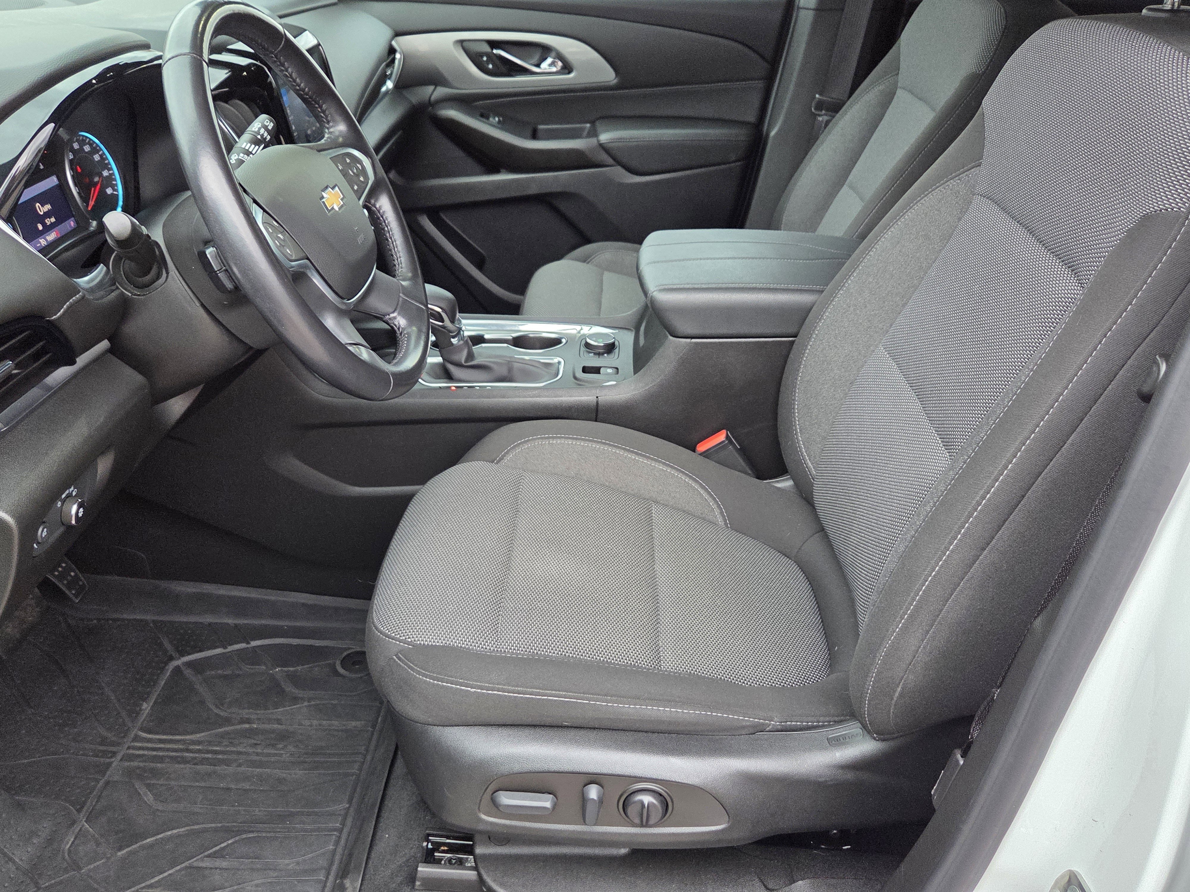 Used 2022 Chevrolet Traverse LT image 10