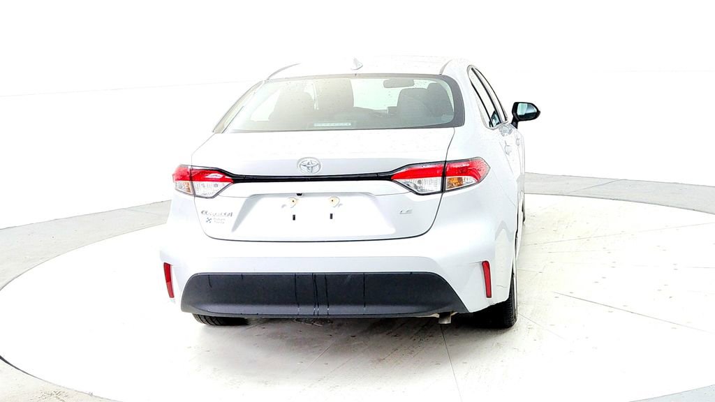 Certified 2023 Toyota Corolla LE FWD image 5