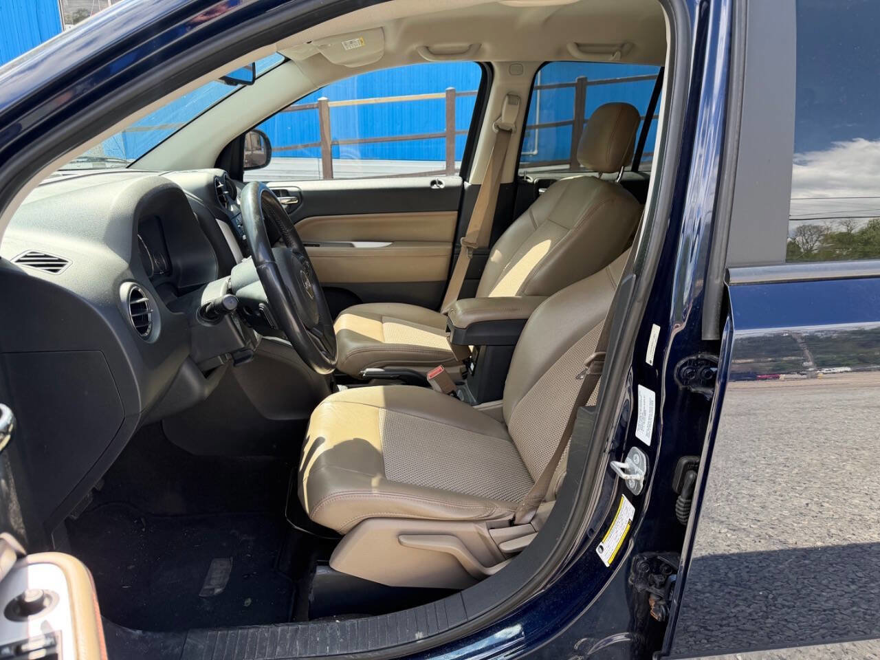 Used 2014 Jeep Compass Latitude AWD/4WD image 10