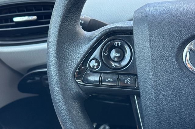 Used 2022 Toyota Prius LE FWD image 27
