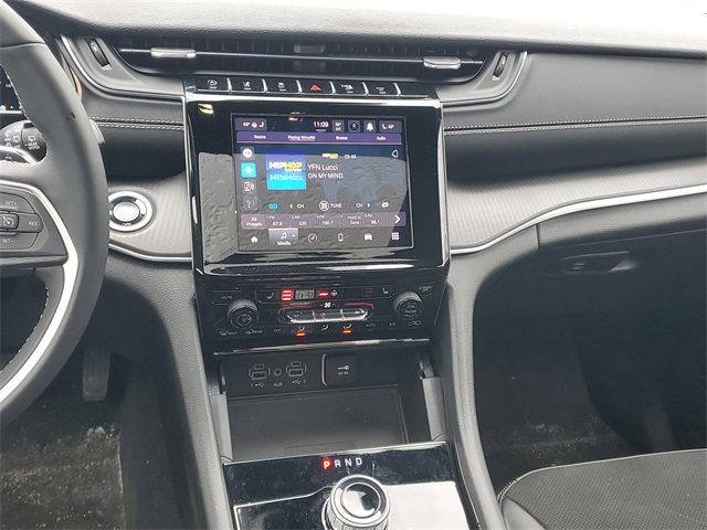 New 2025 Jeep Grand Cherokee L Altitude image 15